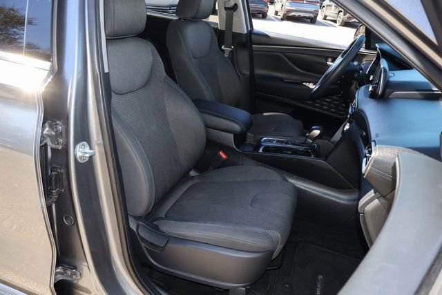 Used 2019 Hyundai Santa Fe SEL image 18