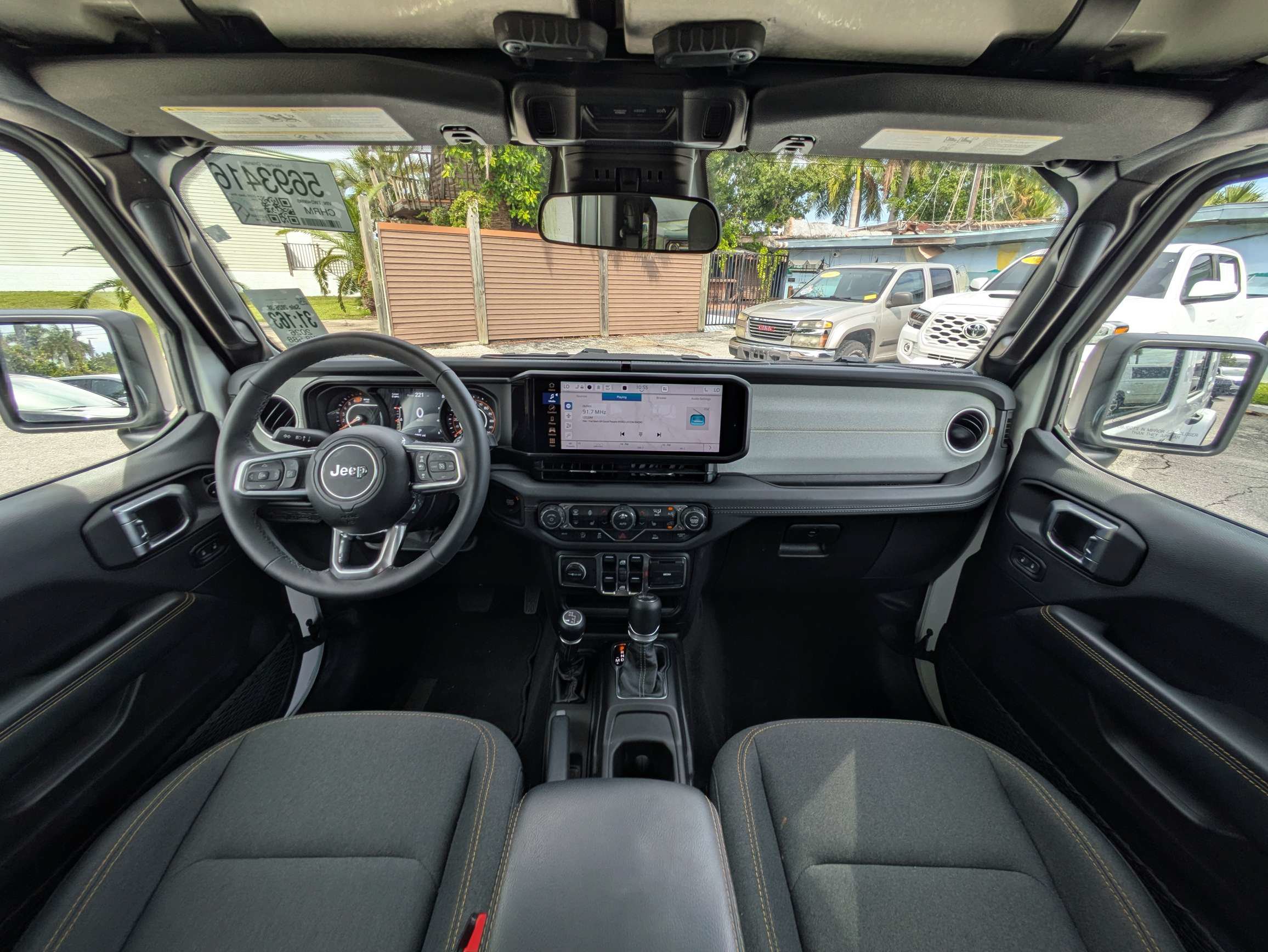 Used 2026 Jeep Wrangler Unlimited Sahara AWD/4WD image 32