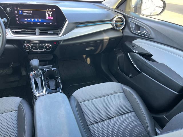 Certified 2025 Chevrolet Trax LT w/ LT Convenience Package image 18