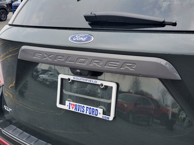 Used 2023 Ford Explorer XLT w/ Equipment Group 202A AWD/4WD image 31