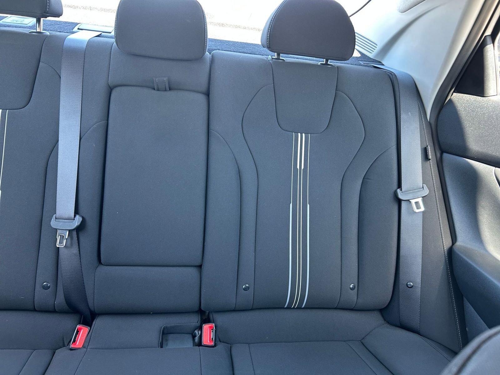 Used 2025 Hyundai Elantra SEL image 32