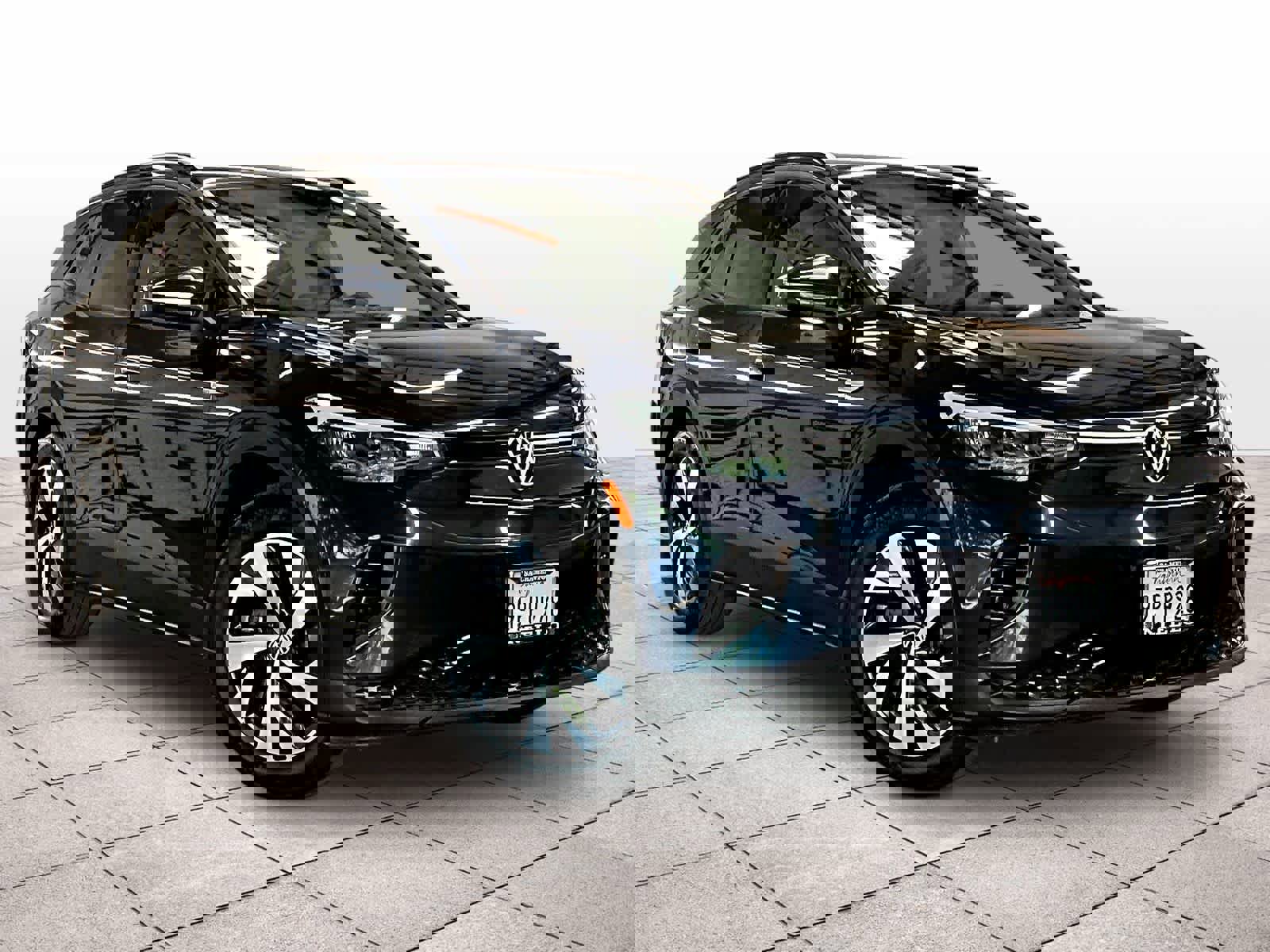 Used 2023 Volkswagen ID.4 Pro image 2