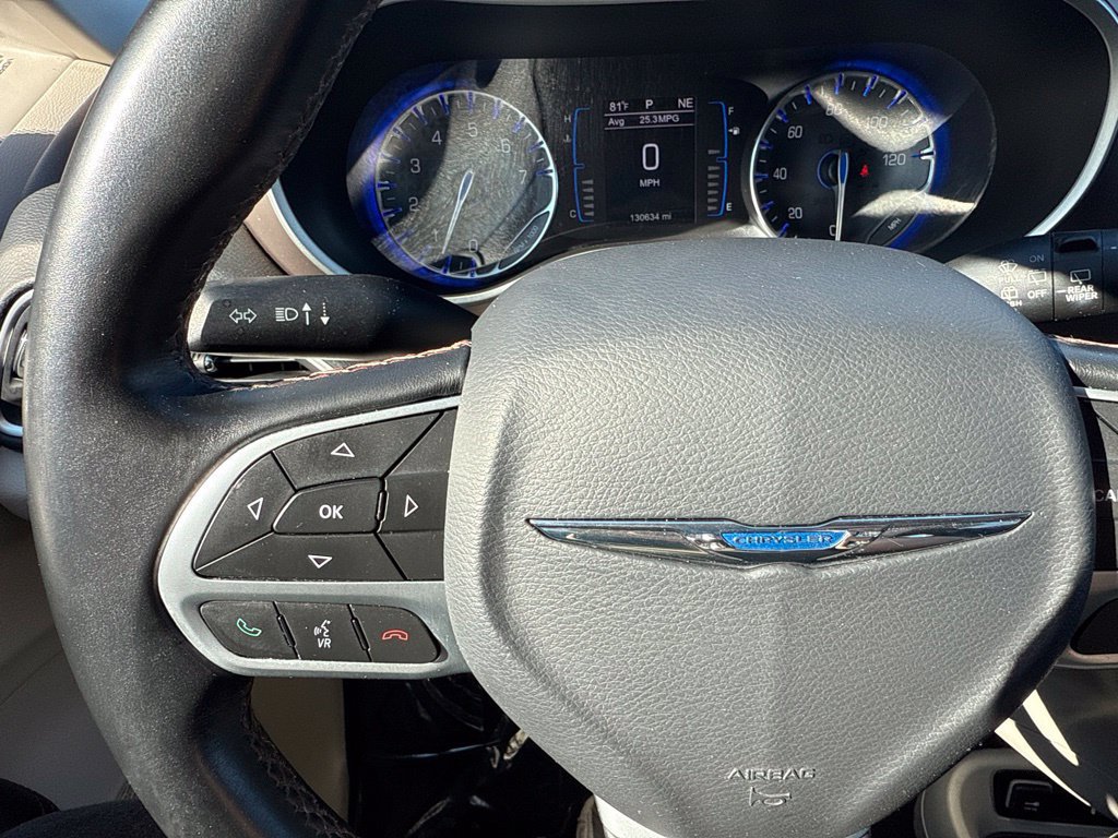 Used 2017 Chrysler Pacifica Touring-L w/ Tire & Wheel Group FWD image 25