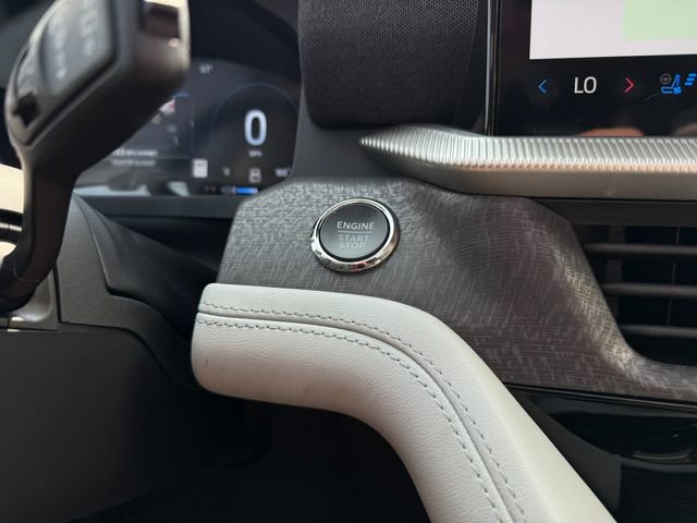 Used 2025 Ford Explorer Platinum w/ Ultimate Package image 39