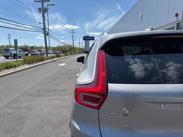 Certified 2025 Volvo XC40 B5 Plus AWD/4WD image 10