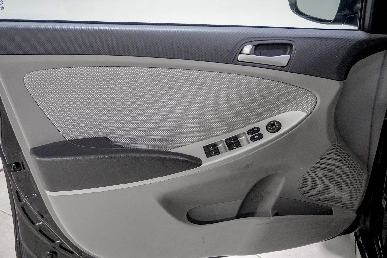 Used 2013 Hyundai Accent GLS image 16