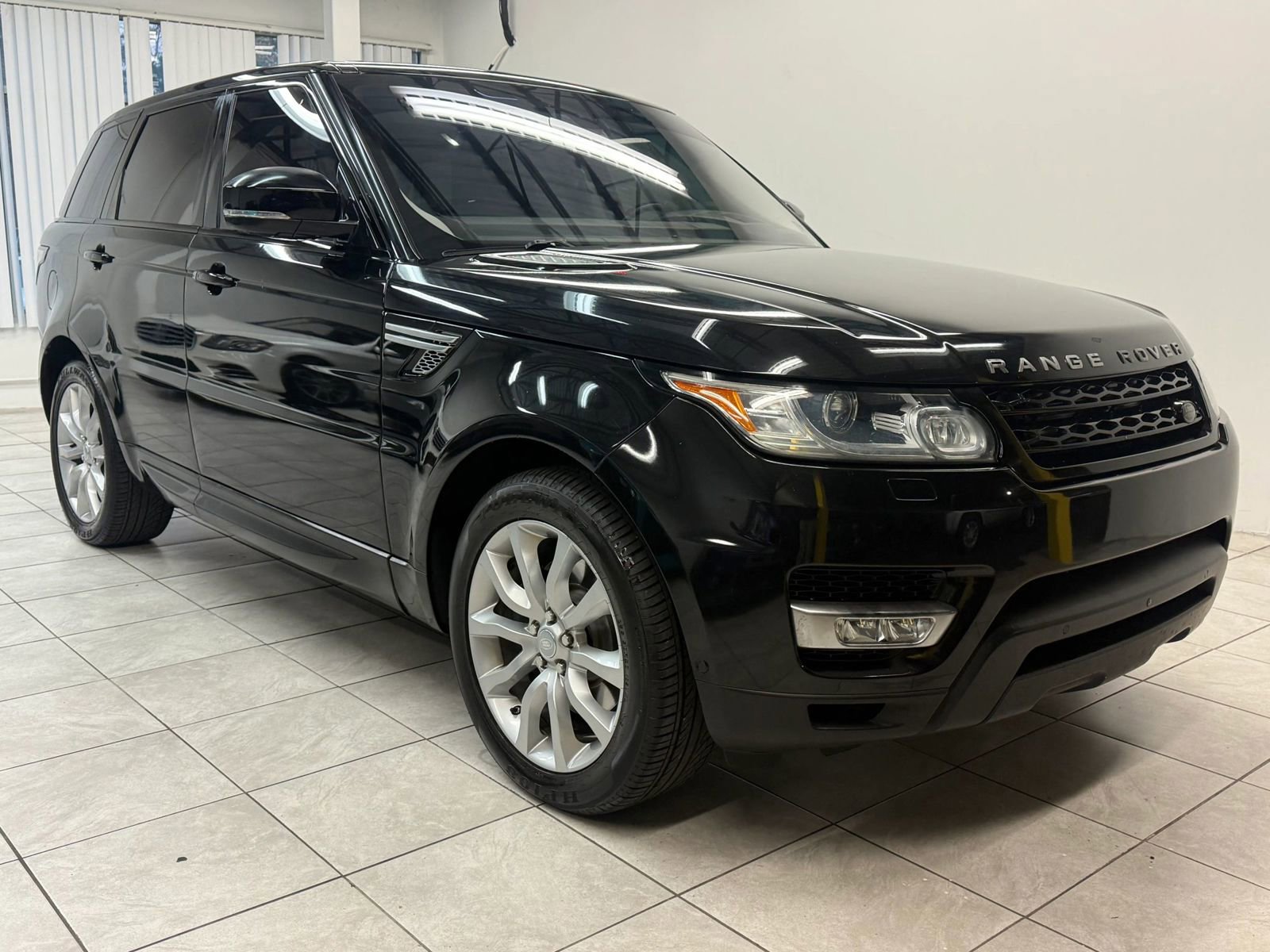 Used 2016 Land Rover Range Rover Sport HSE image 1