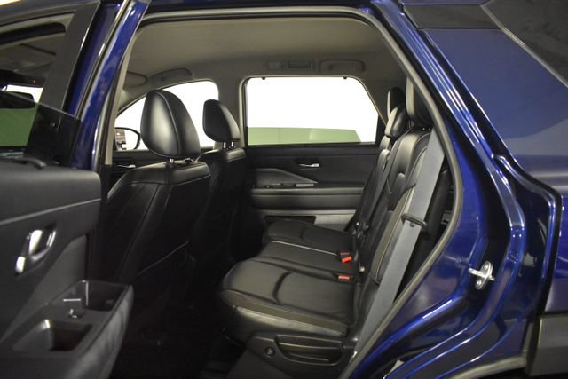 Used 2022 Nissan Pathfinder SL w/ SL Black Package AWD/4WD image 32