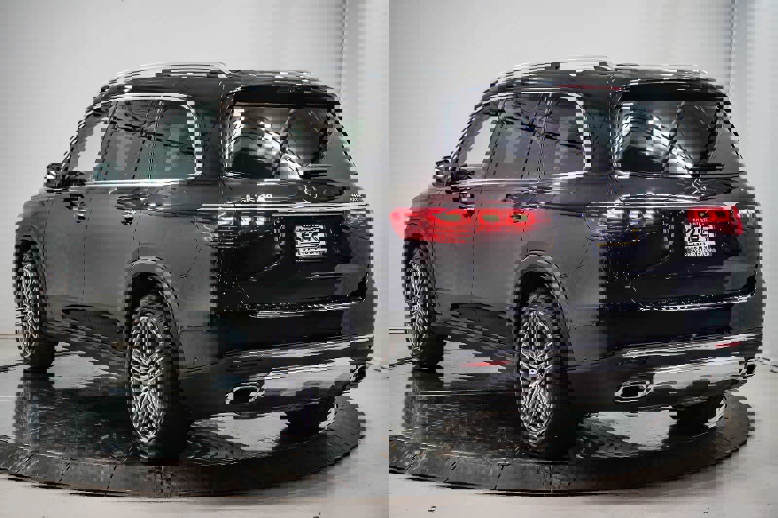 Used 2026 Mercedes-Benz GLS 450 4MATIC image 2