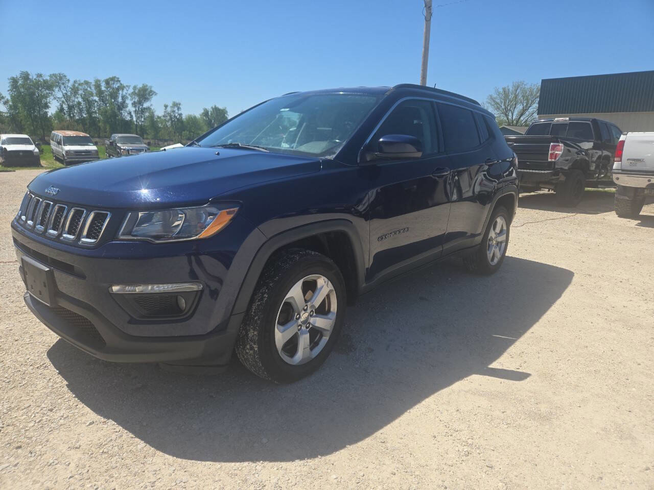 Used 2017 Jeep Compass Latitude w/ Popular Equipment Group AWD/4WD image 4