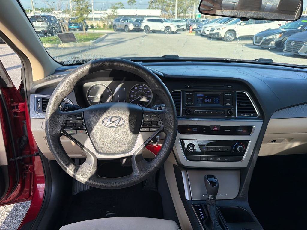 Used 2015 Hyundai Sonata SE w/ Cargo Package image 24