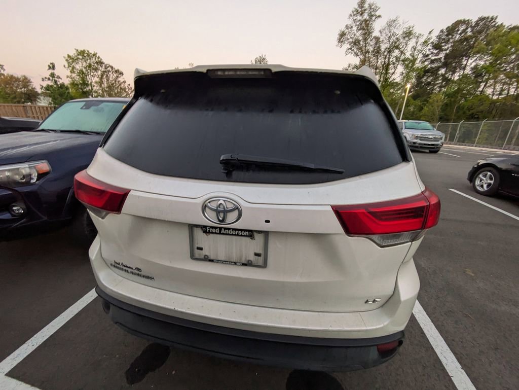 Used 2018 Toyota Highlander Plus image 6
