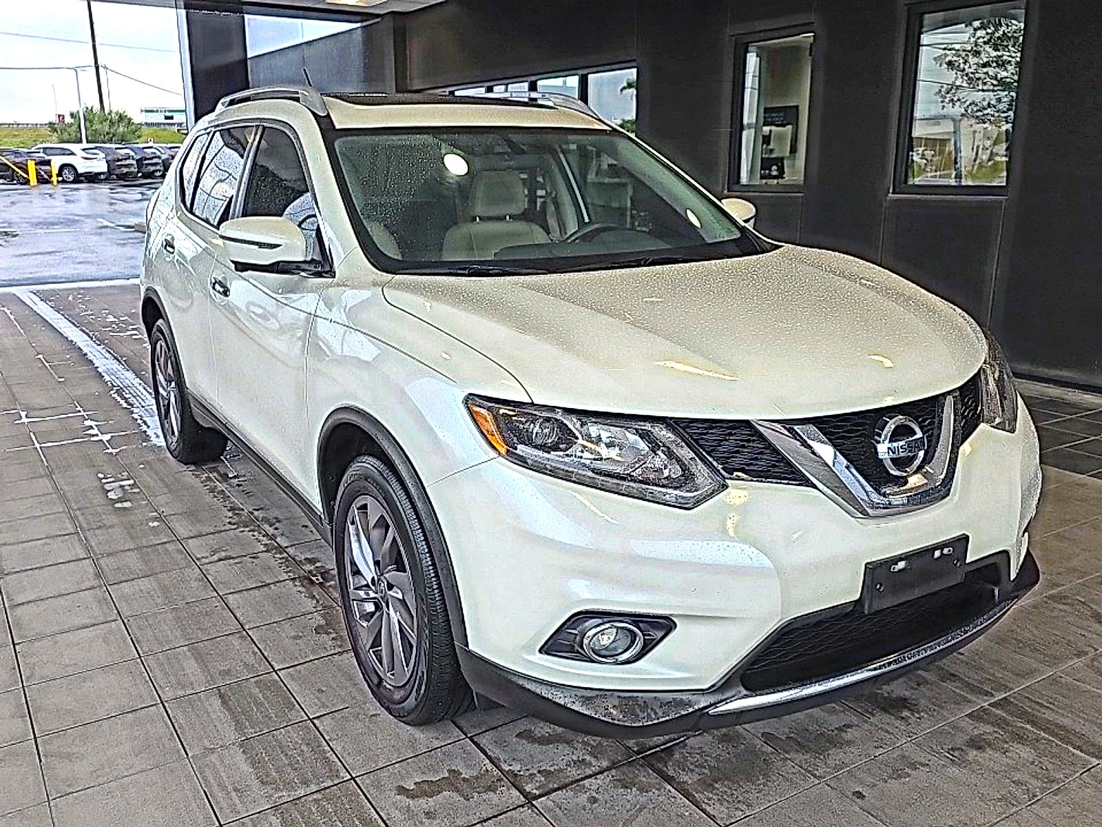 Used 2016 Nissan Rogue SL w/ SL Premium Package AWD/4WD image 3