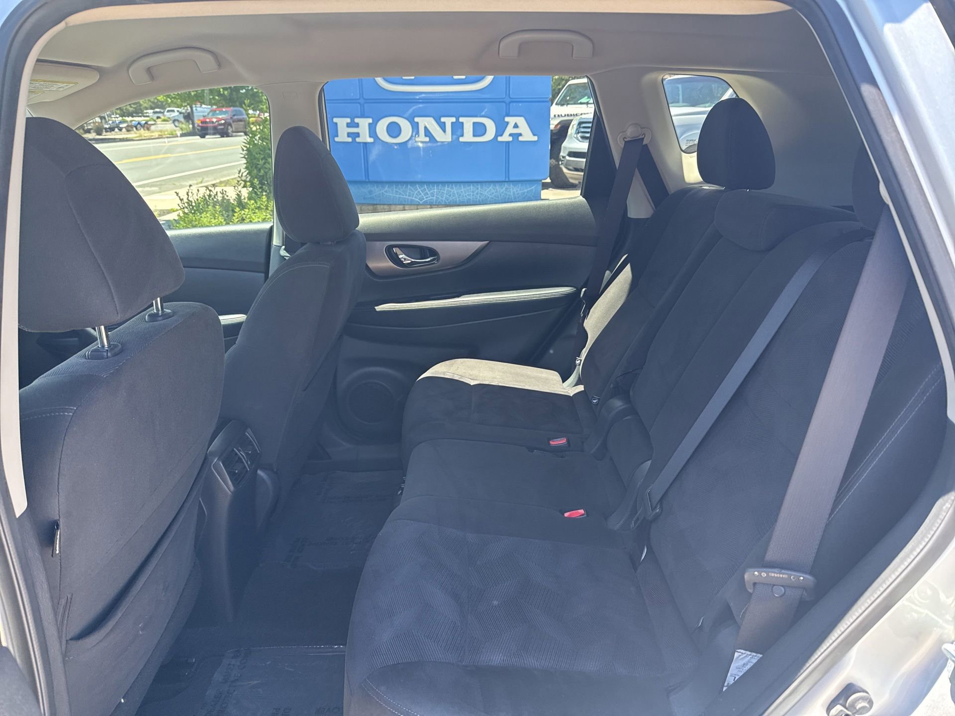 Used 2015 Nissan Rogue SV AWD/4WD image 21