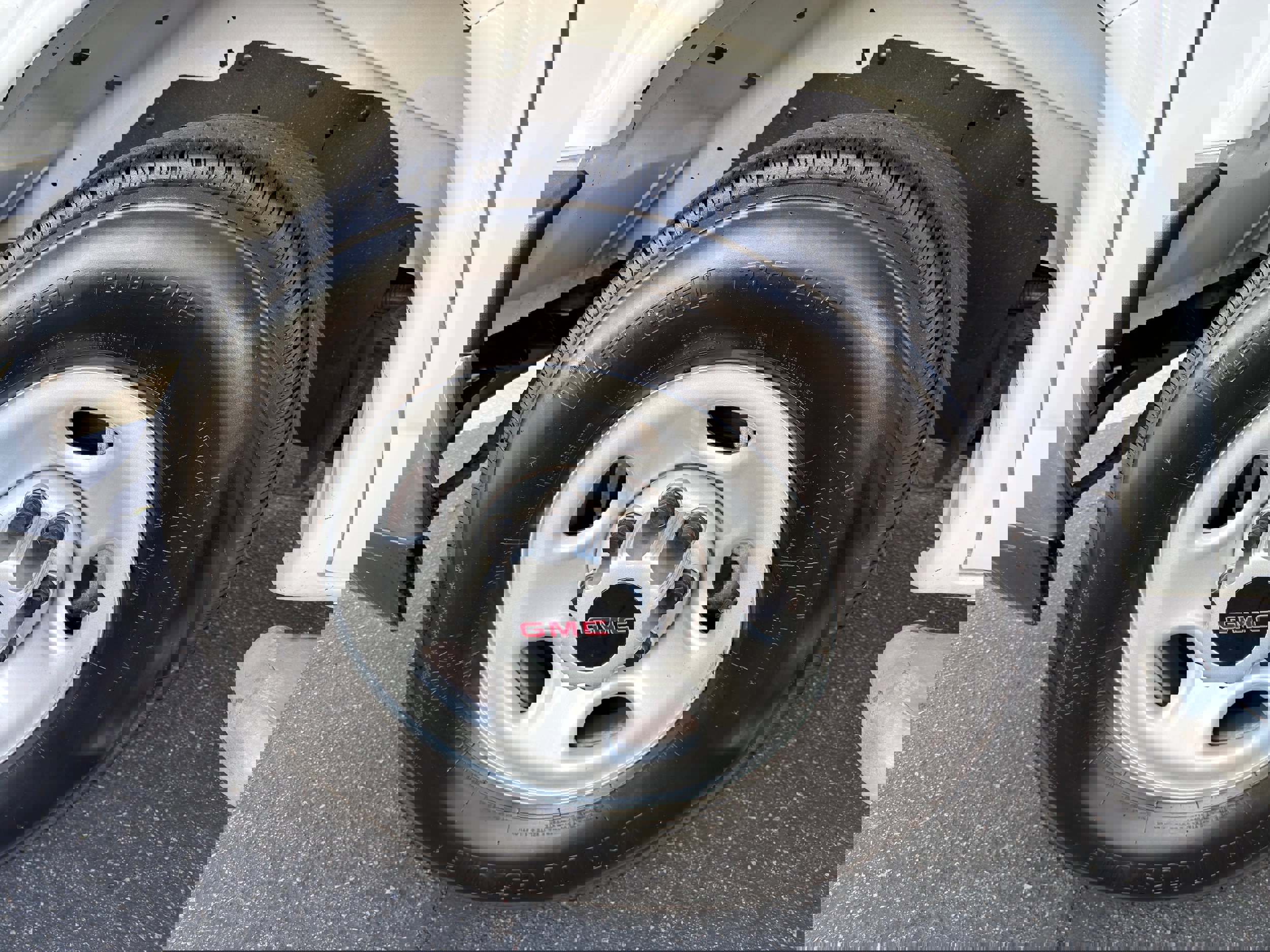 Used 2024 GMC Savana 2500 w/ Driver Convenience Package image 32