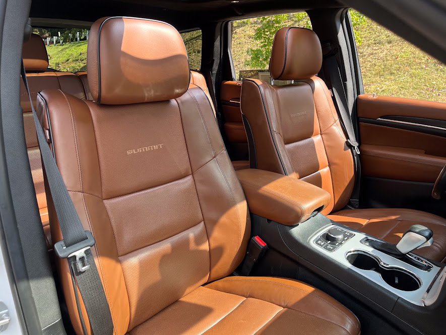 Used 2018 Jeep Grand Cherokee Summit w/ Platinum Series Group AWD/4WD image 39