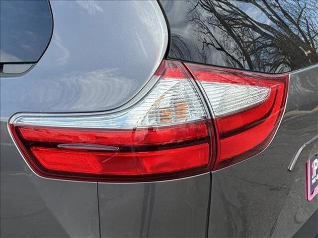 Used 2016 Toyota Sienna XLE w/ XLE Navigation Package image 11