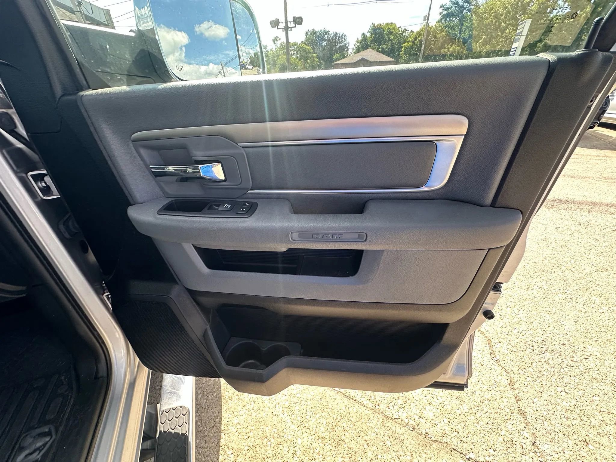 Used 2018 RAM 2500 Big Horn image 15