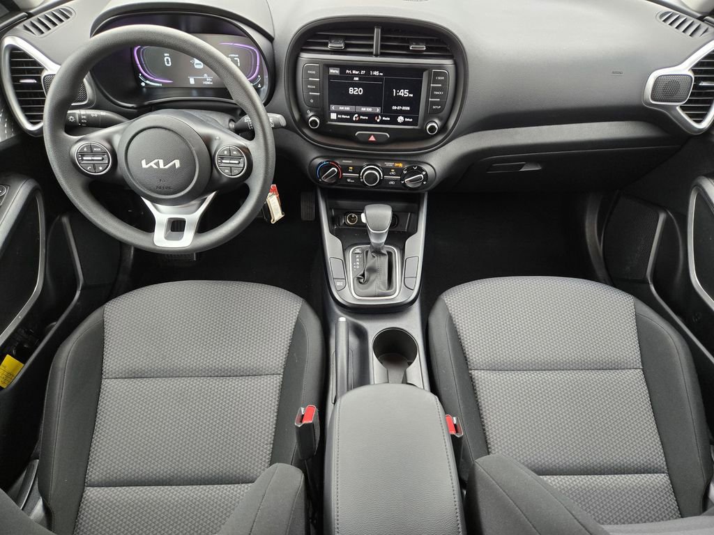 Certified 2025 Kia Soul LX w/ LX Technology Package FWD image 5