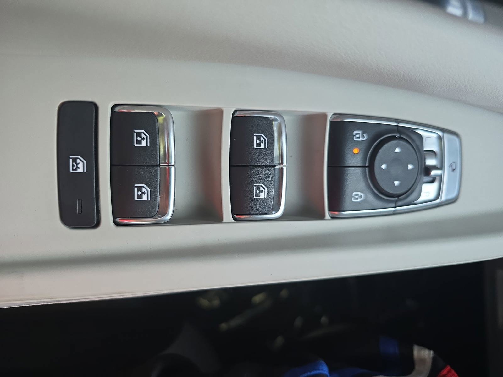 New 2026 Kia Carnival SX w/ SX Dark Edition Package FWD image 26