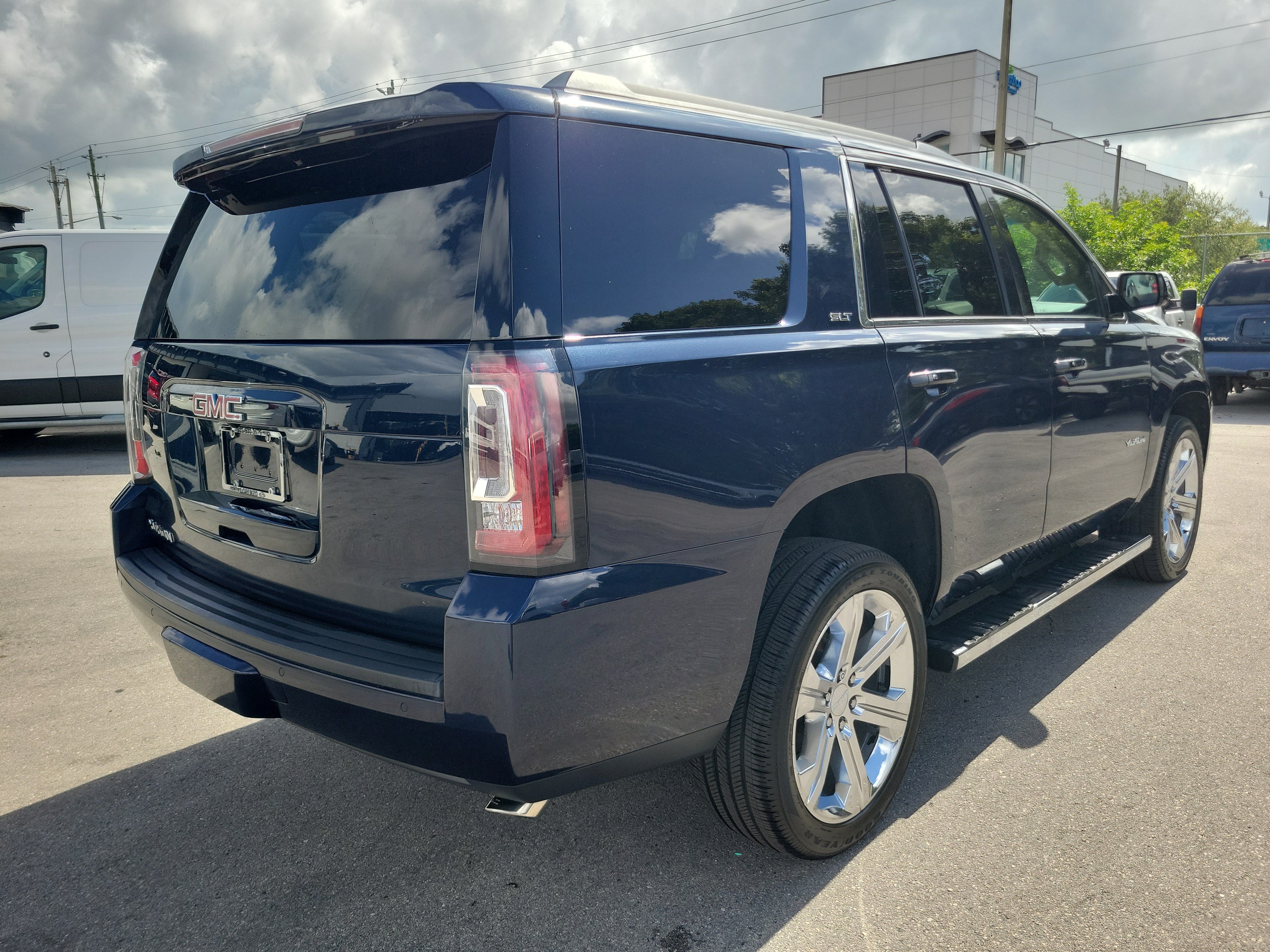Used 2019 GMC Yukon SLT w/ Open Road Package RWD image 5