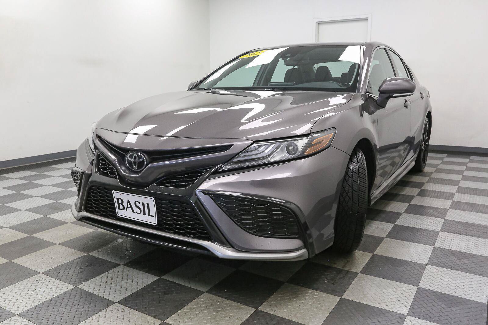 Used 2024 Toyota Camry XSE FWD image 4