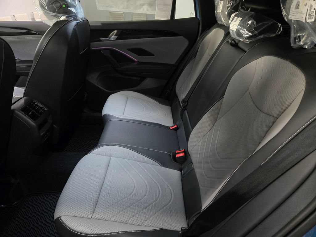New 2026 Volkswagen Tiguan SE R-Line AWD/4WD image 5