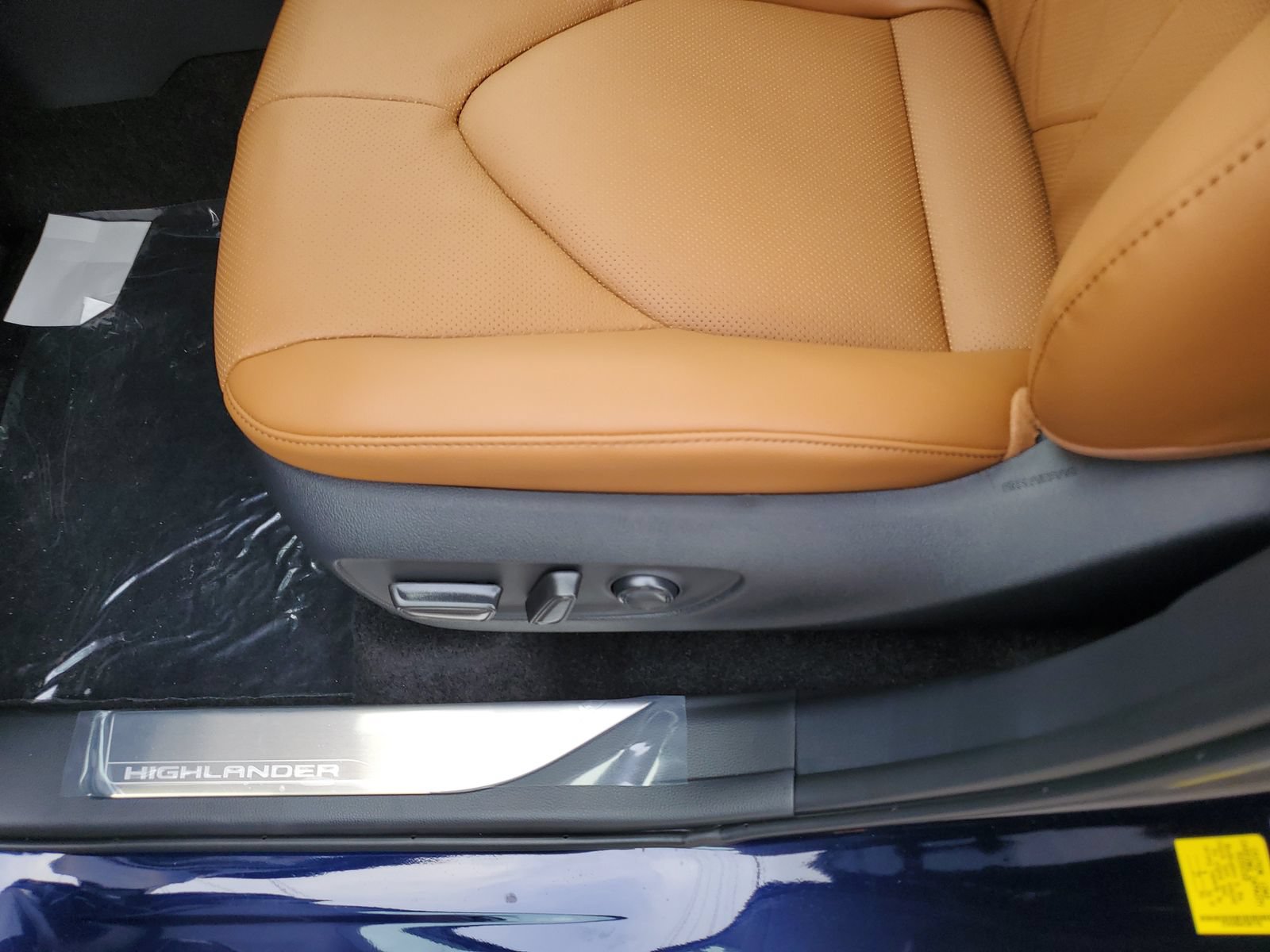 New 2026 Toyota Highlander Platinum AWD/4WD image 18