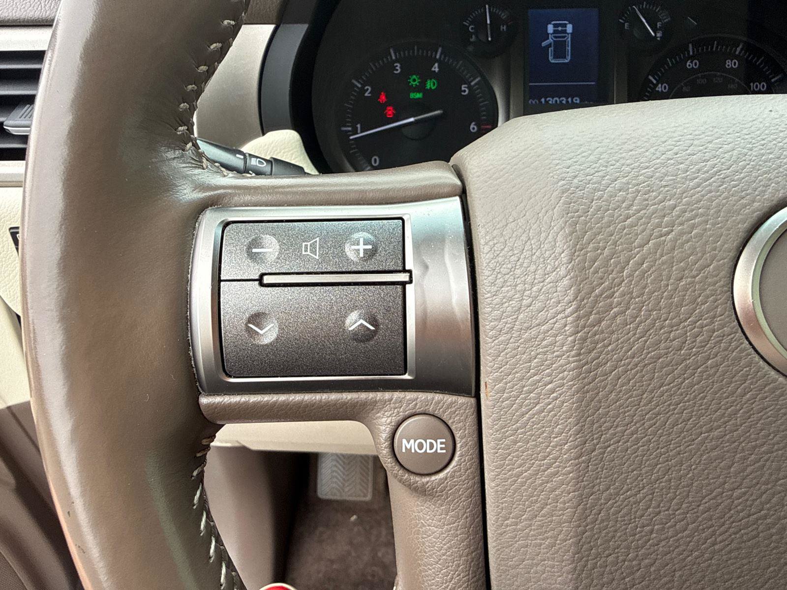 Used 2017 Lexus GX 460 Luxury w/ Preferred Accessory Package AWD/4WD image 17
