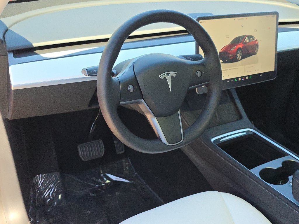 Used 2022 Tesla Model Y Long Range AWD/4WD image 19