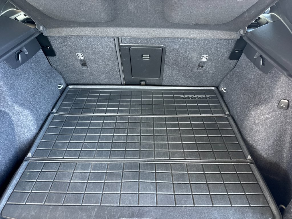 Certified 2026 Volvo XC40 B5 Plus AWD/4WD image 14