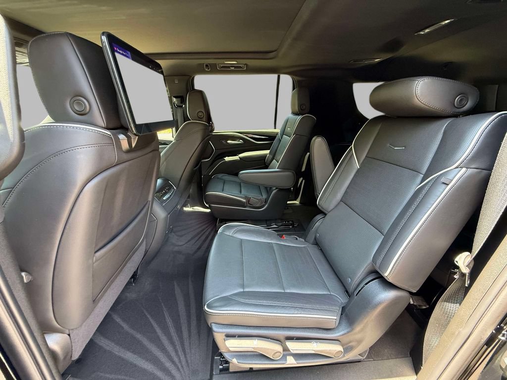 Used 2024 Cadillac Escalade ESV Sport w/ LPO, ONYX Package AWD/4WD image 20