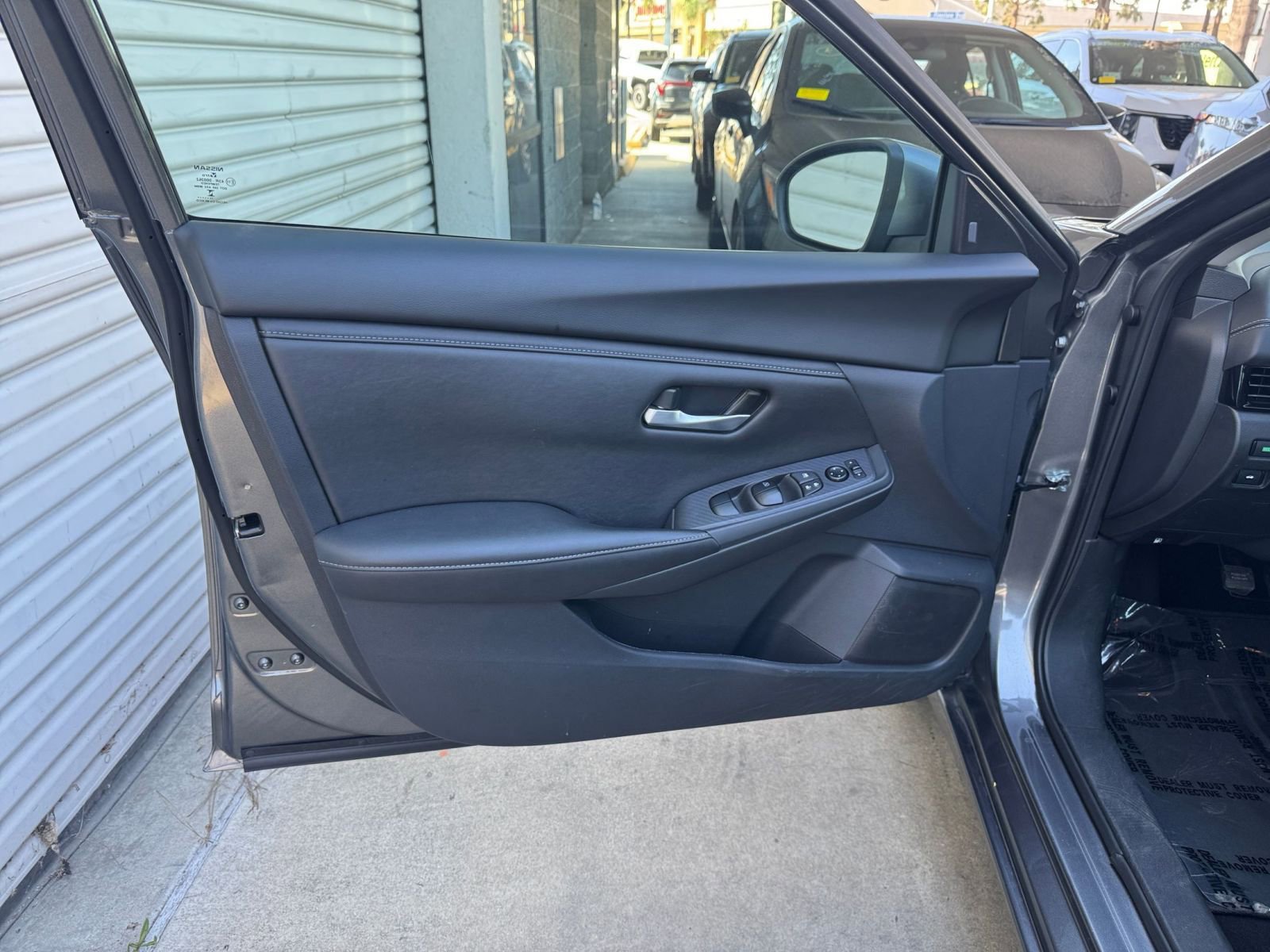 Used 2025 Nissan Sentra SV FWD image 18