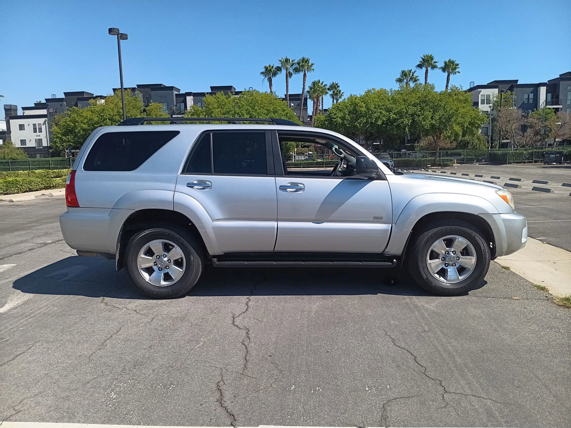 Used 2008 Toyota 4Runner SR5 image 4