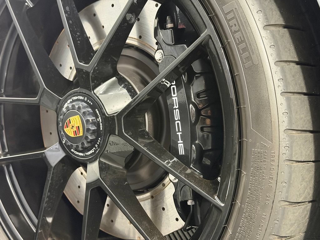 Certified 2026 Porsche 911 Targa 4 GTS AWD/4WD image 16