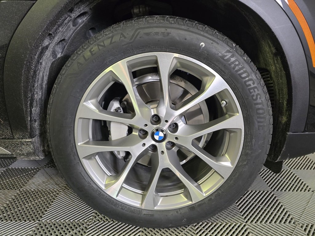 Certified 2023 BMW X6 xDrive40i w/ Premium Package image 2