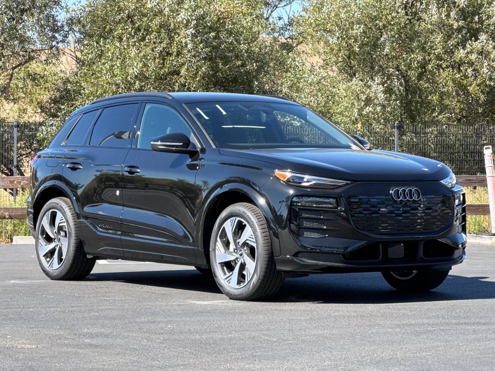 New 2027 Audi Q6 e-tron Premium AWD/4WD image 8