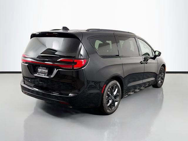 New 2026 Chrysler Pacifica Select w/ S Appearance Package image 7