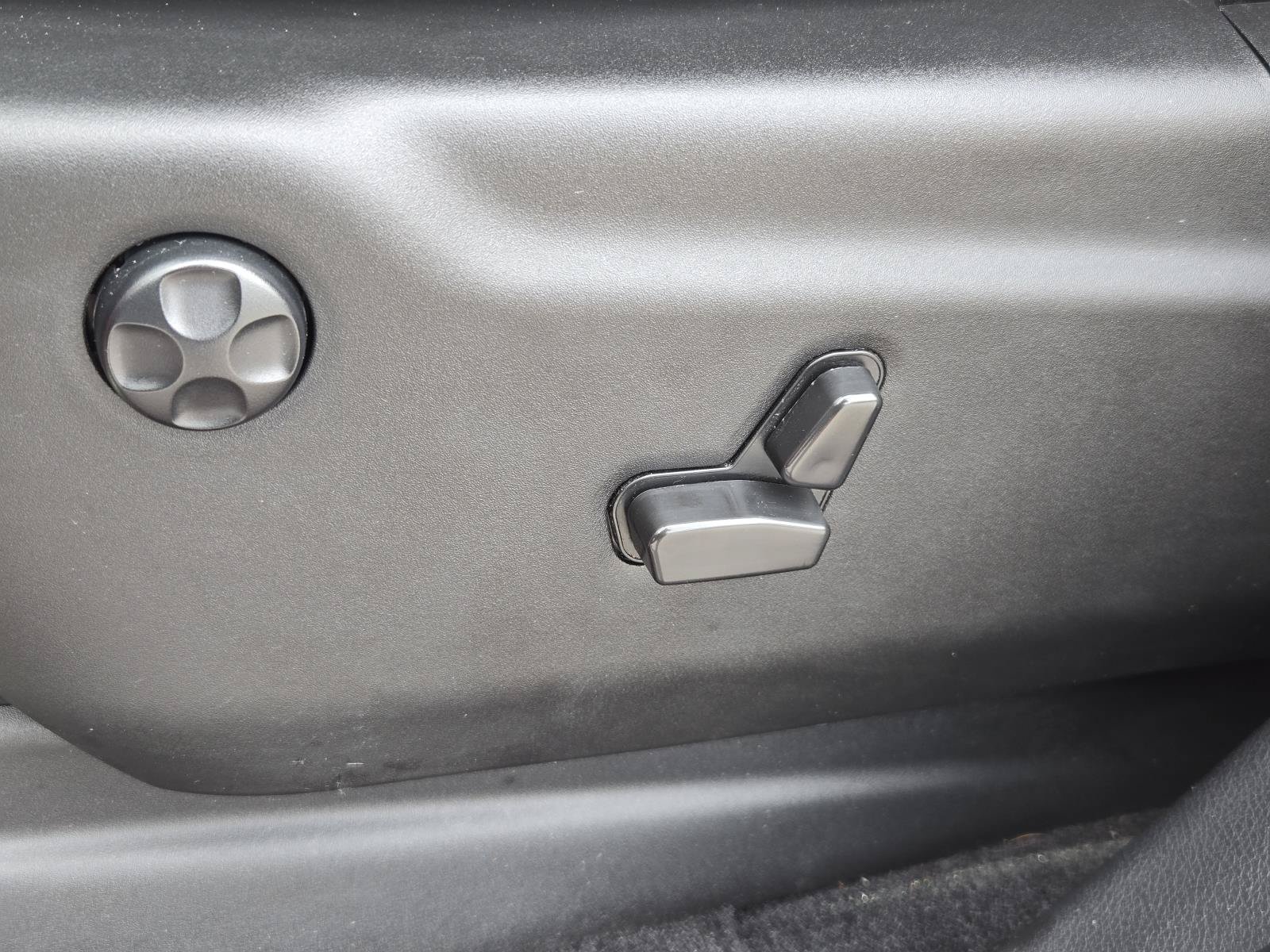 Used 2022 Jeep Grand Cherokee Laredo E RWD image 26