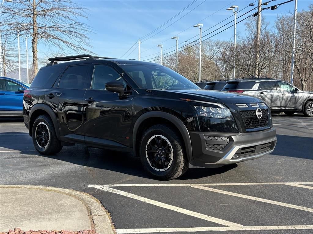 Used 2025 Nissan Pathfinder Rock Creek image 1
