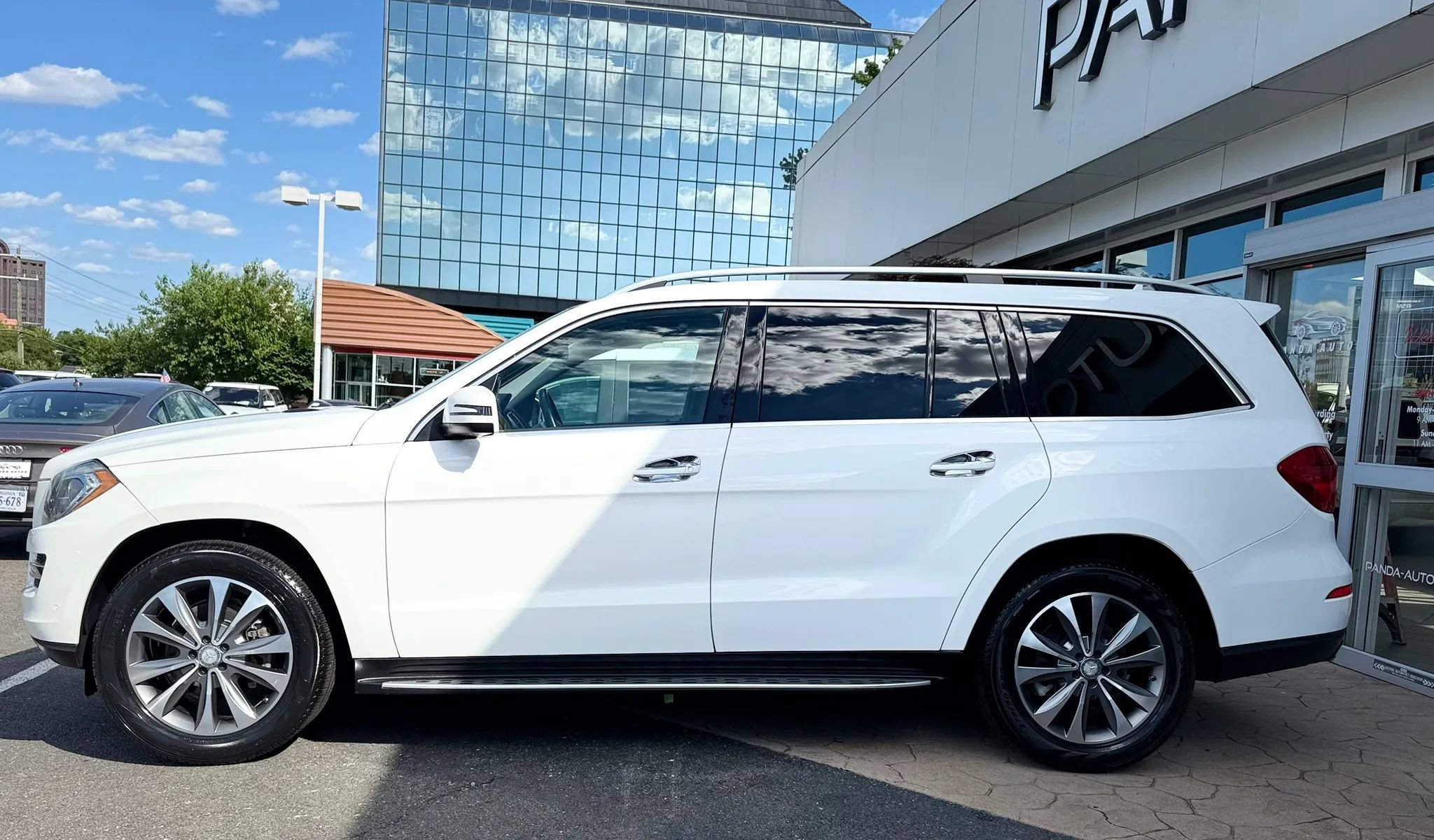 Used 2016 Mercedes-Benz GL 450 4MATIC image 4
