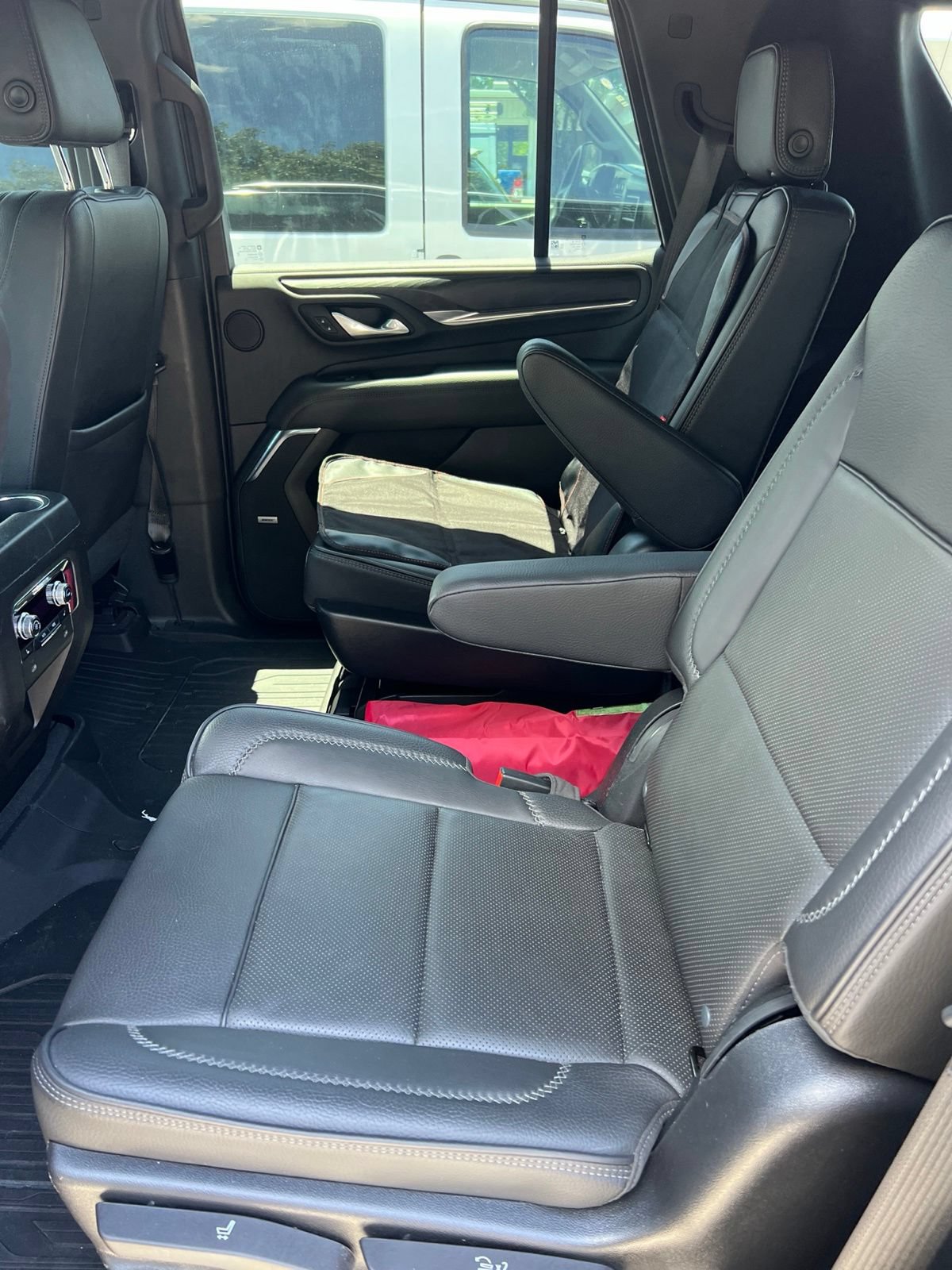 Used 2022 GMC Yukon Denali AWD/4WD image 11