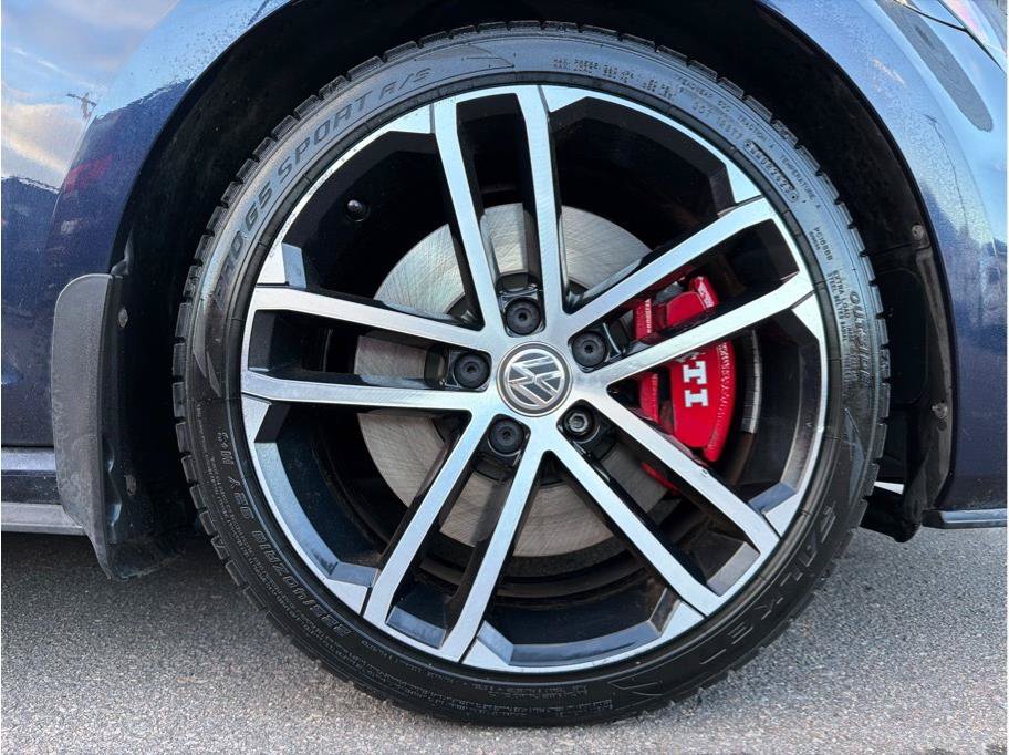Used 2017 Volkswagen GTI SE FWD image 23