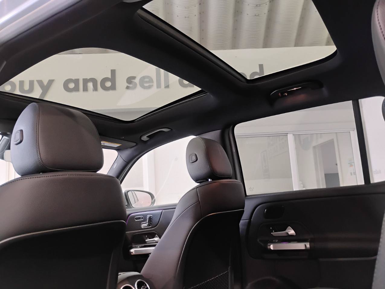 Used 2024 Mercedes-Benz EQB 300 4MATIC image 48