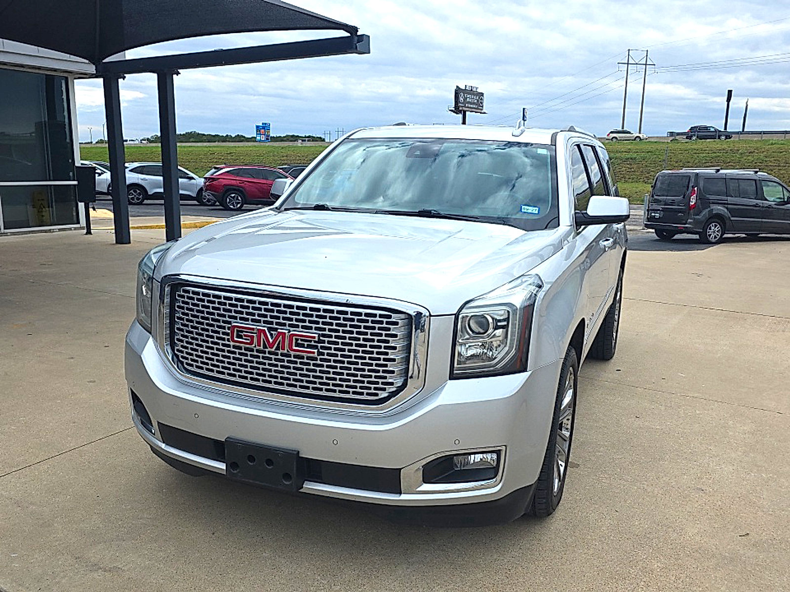 Used 2016 GMC Yukon Denali w/ Open Road Package RWD image 4