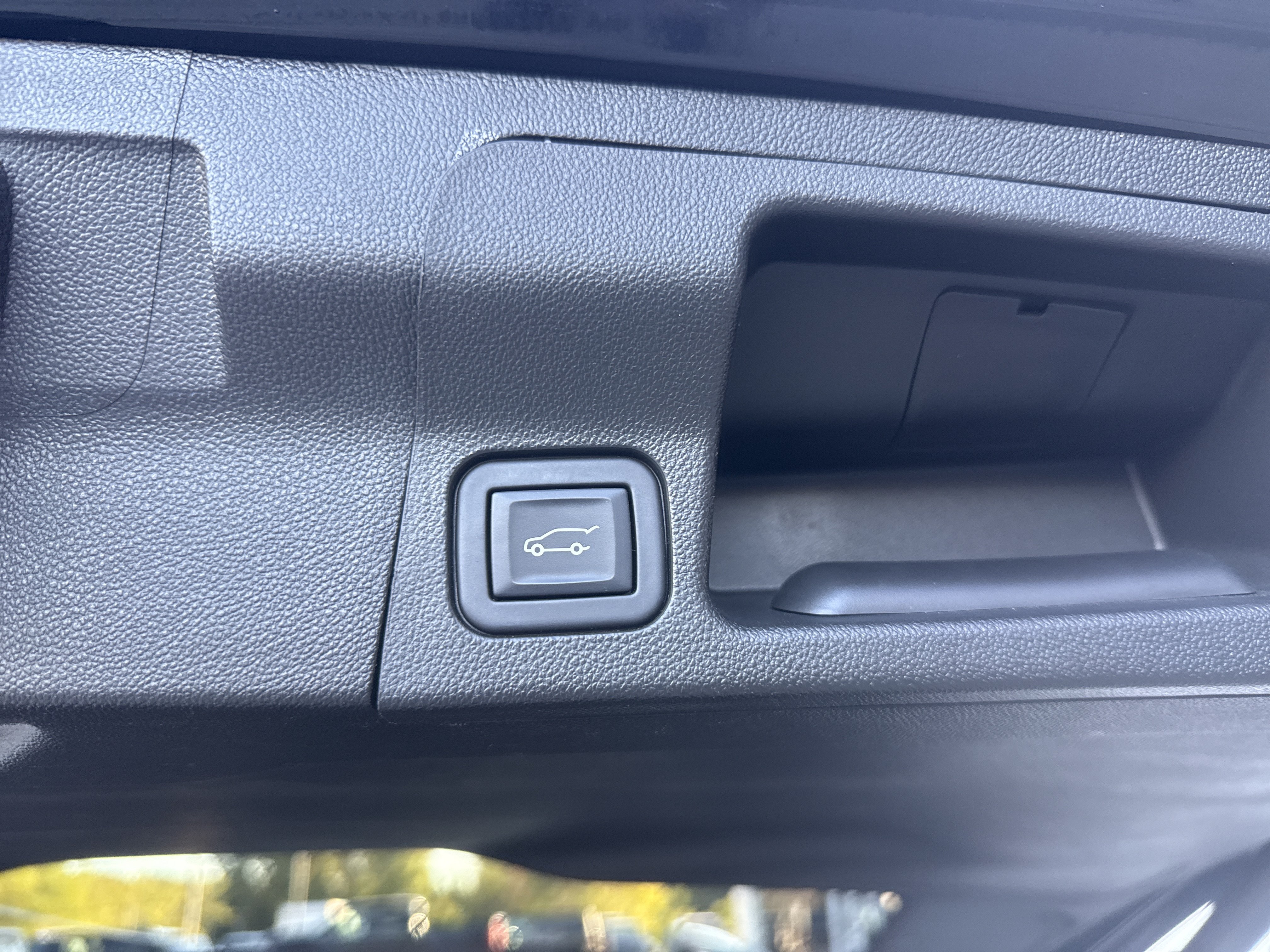 Used 2023 GMC Acadia SLE w/ Driver Convenience Package FWD image 28