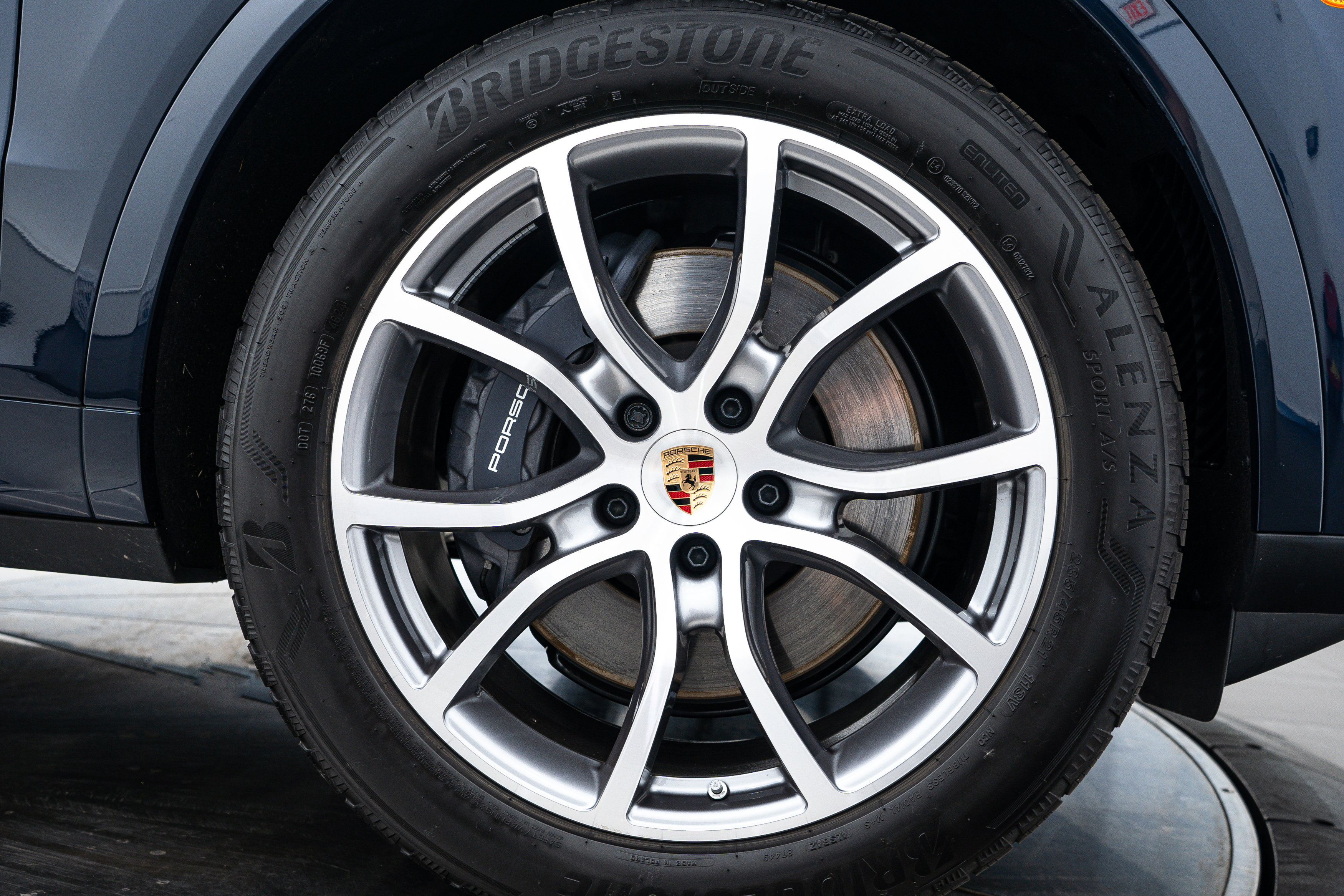 Certified 2025 Porsche Cayenne image 11