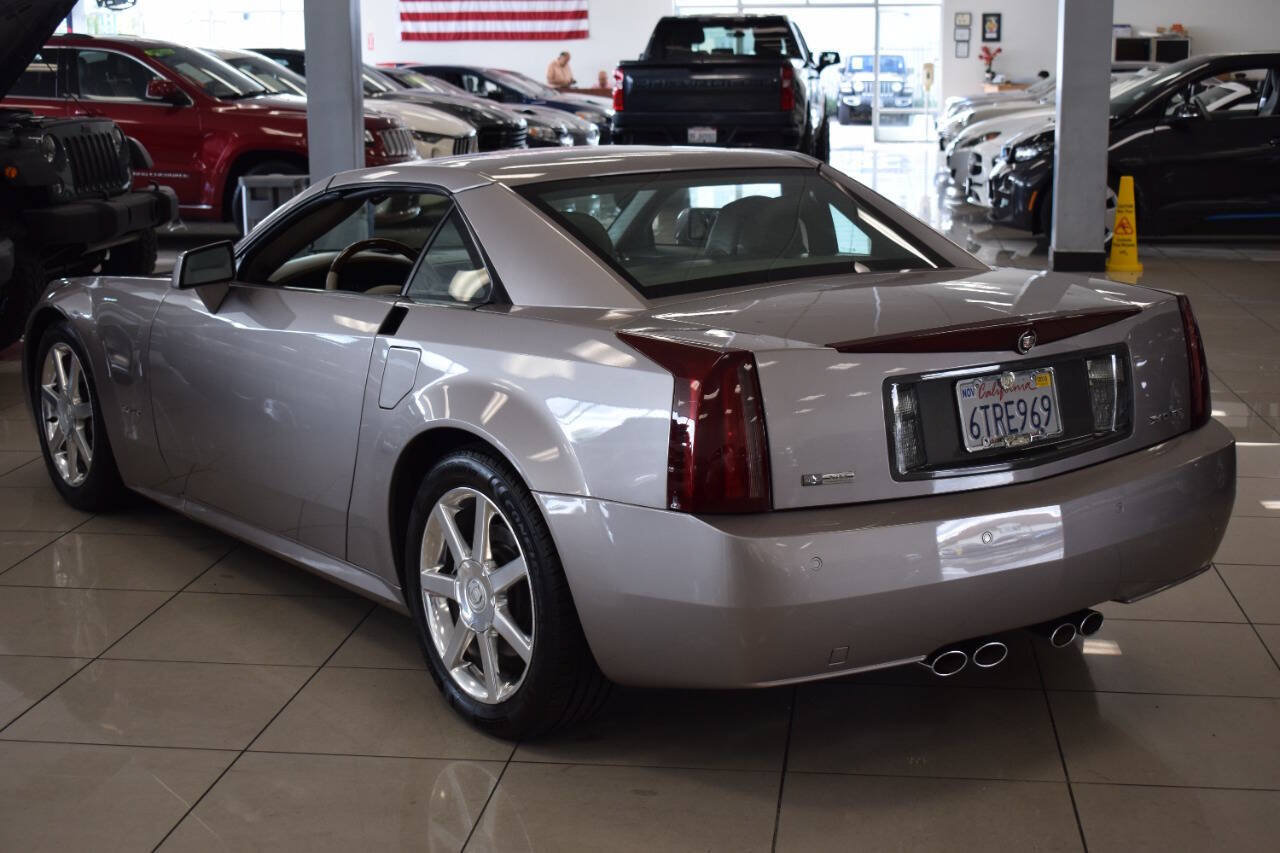 Used 2005 Cadillac XLR RWD image 22