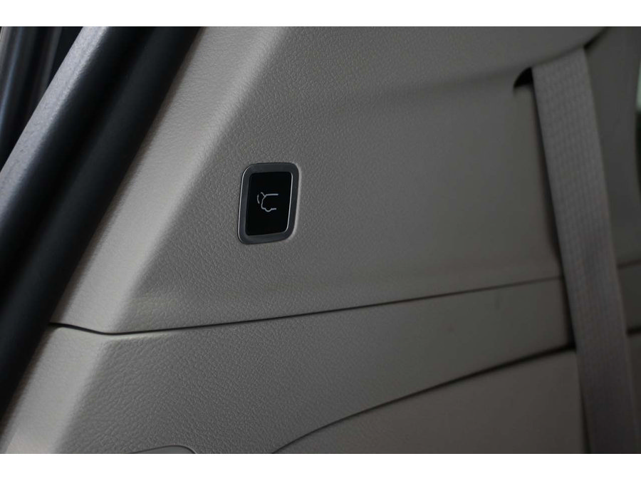 Used 2023 Chrysler Voyager LX FWD image 26