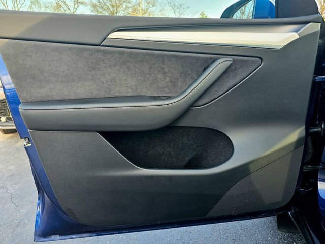 Used 2023 Tesla Model Y Performance image 19